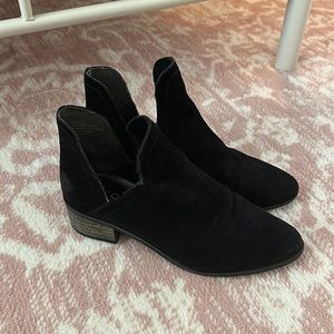 coconuts by Matisse pronto black low heel booties (size 8)